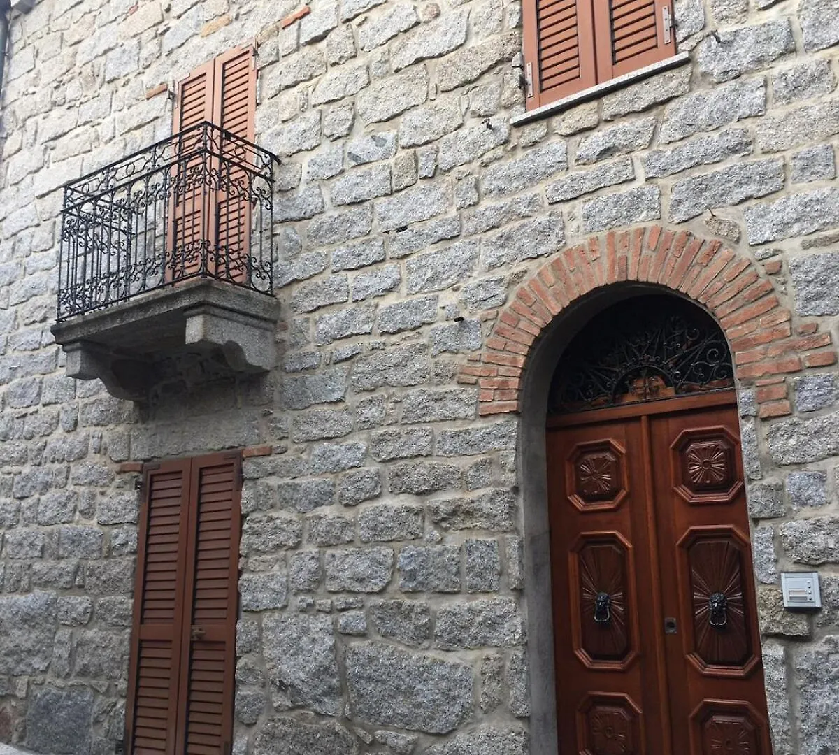 Dimora Storica Gallurese Vicino Al Lago Sant Antonio Di Gallura Olaszország